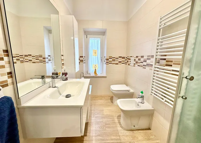 Queen E * פולוניקה