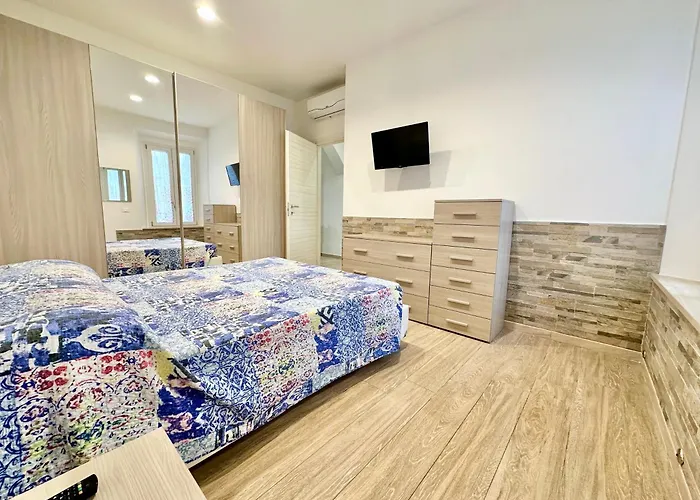 Queen E * פולוניקה